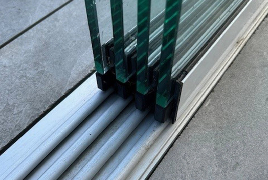 Glasschiebewand anthrazit (RAL 7016) 10mm