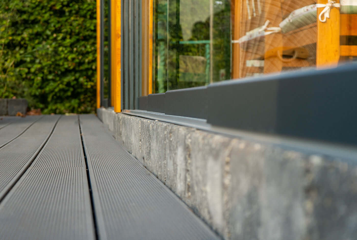 Glasschiebewand schwarz (RAL 9005) 8mm