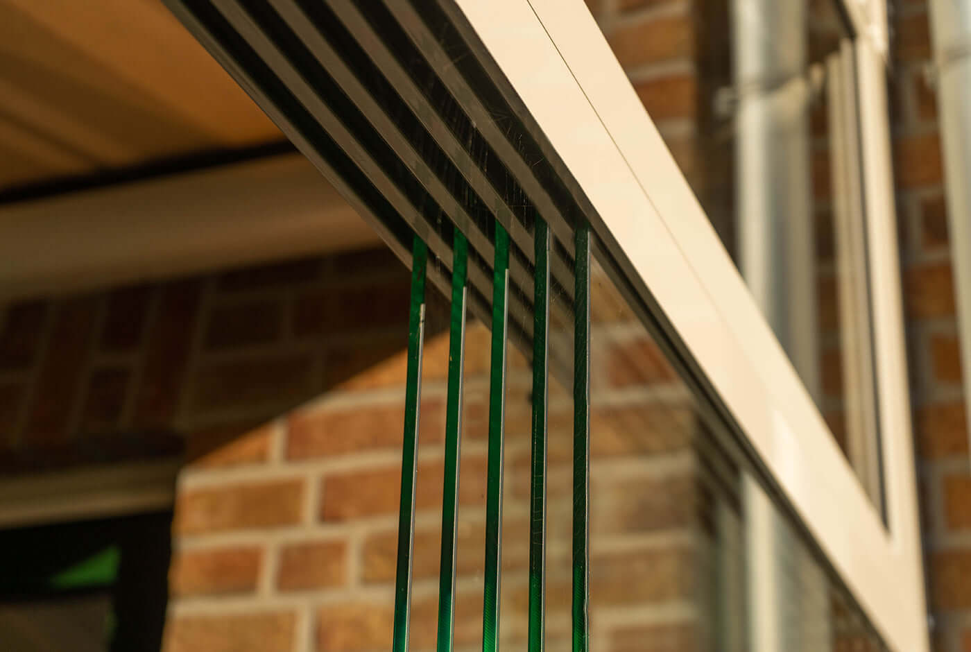 Glasschiebewand schwarz (RAL 9005) 8mm