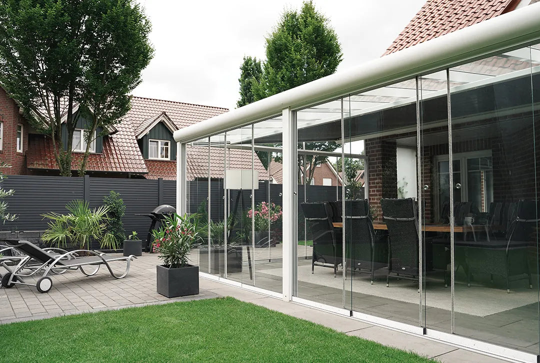 Glasschiebewand weiß (RAL 9016) 8mm