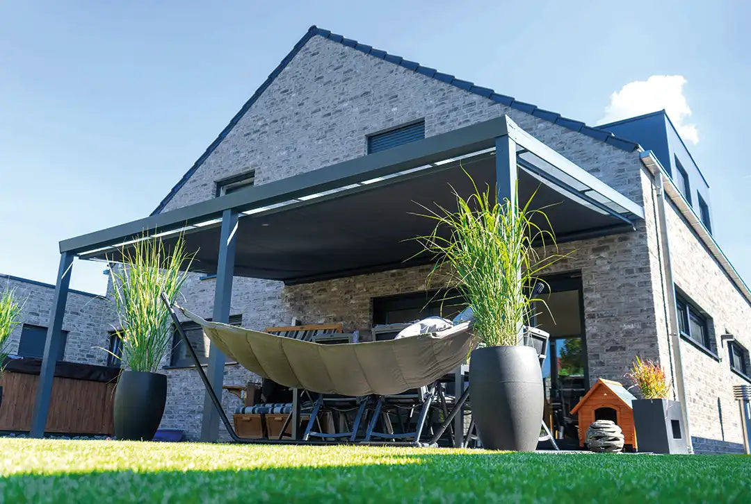 Terrassenüberdachung aus Aluminium für den Wandanbau