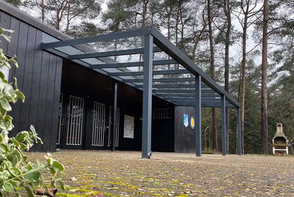 Terrassenüberdachung aus Aluminium für den Wandanbau